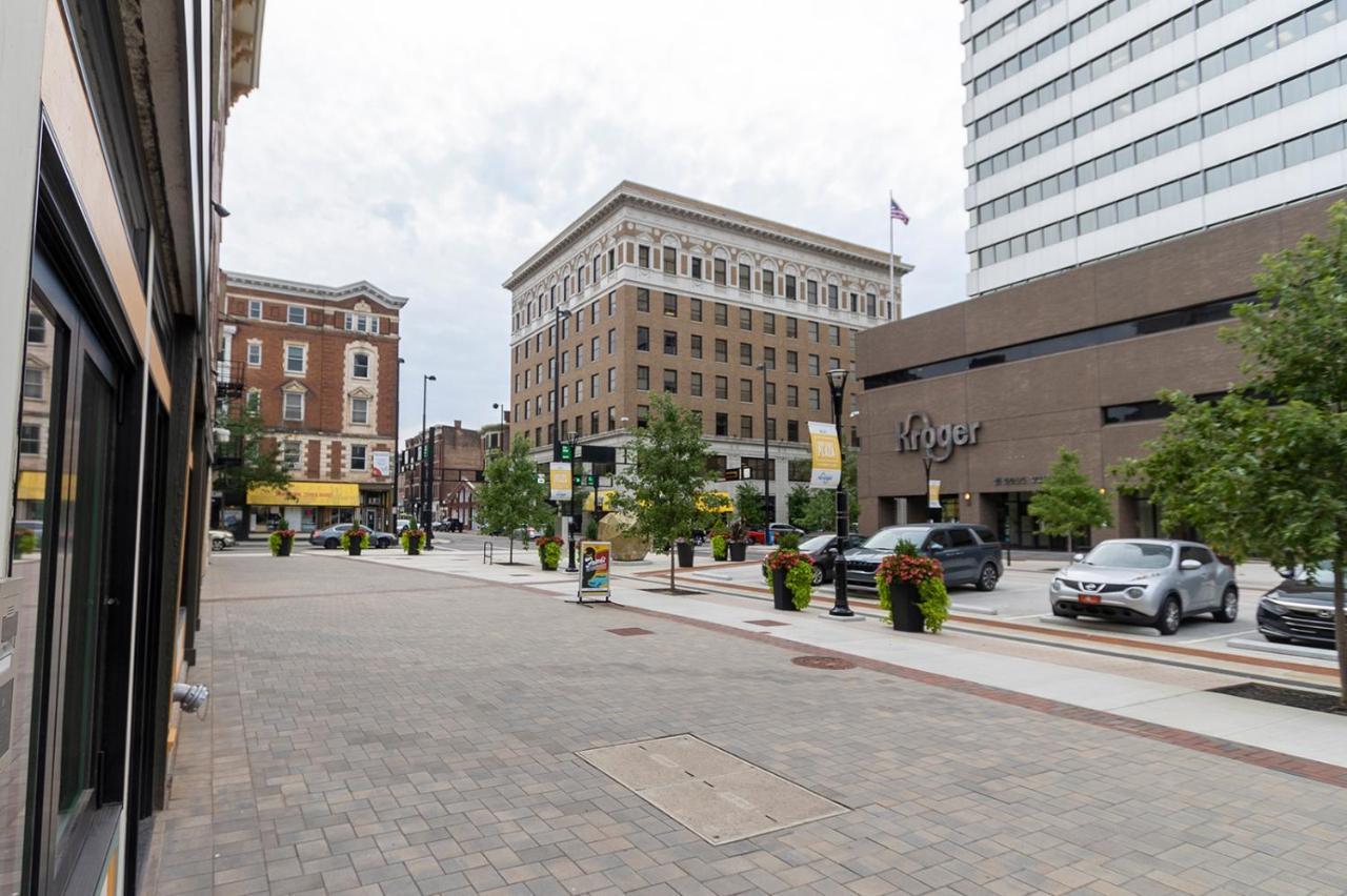 Spacious 2 Bed 2 Bath Downtown Otr Condo Minutes Walk To The Reds Bengals Stadium & More! Cincinnati Exterior foto